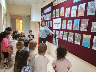 Экскурсия к фотогалерее, посвящённой празднованию Дня города